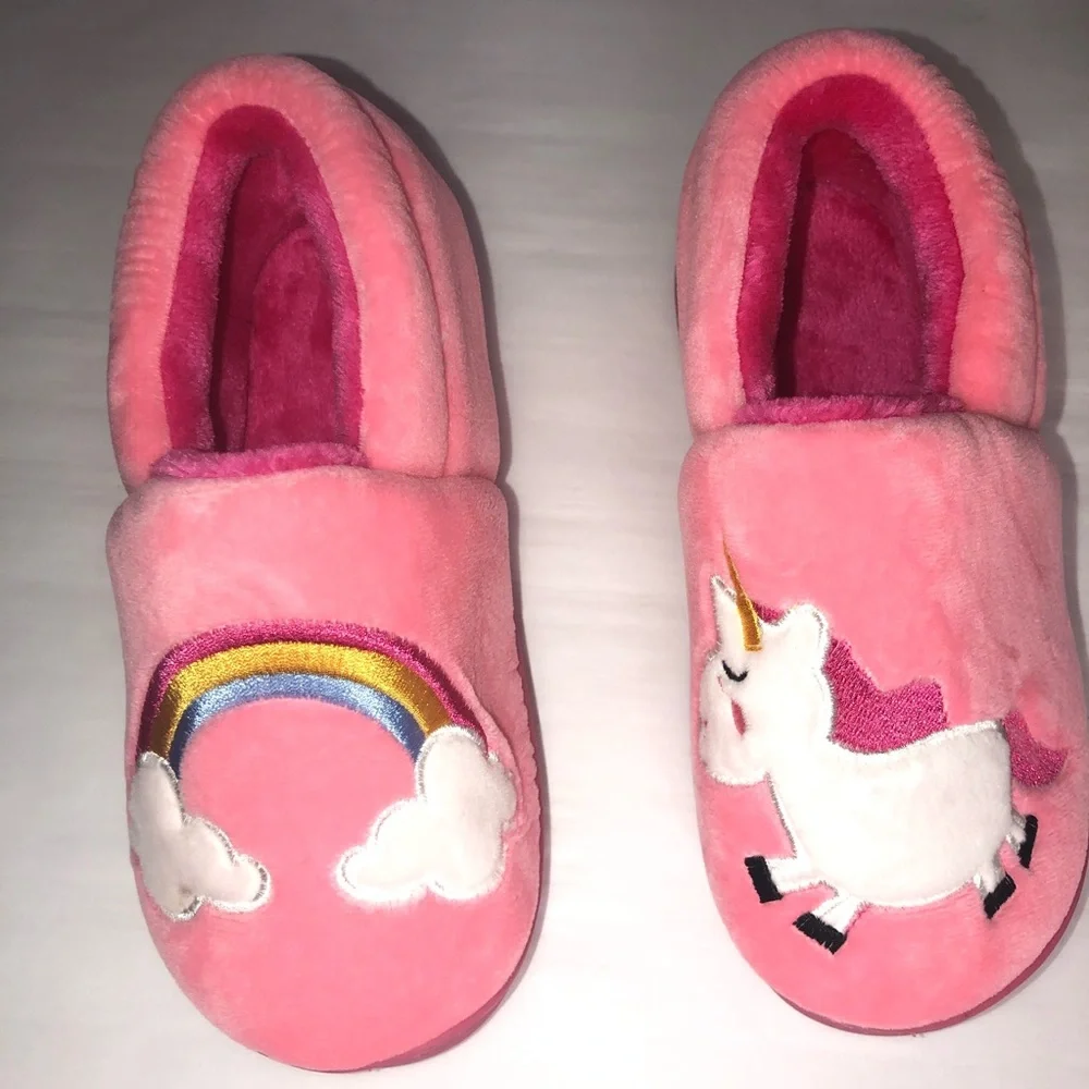 NWOT Girls Pink Slippers Euro Size 21/ US Size‎ 5.5